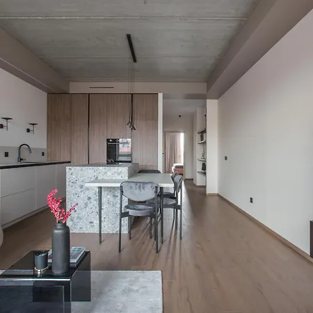 Cohost I 2bd Apt W-balcony In A Central Location Daire *